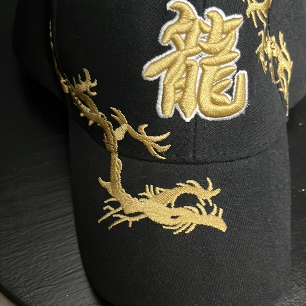 Gold Dragon Embroidery cap - Picture 4 of 13